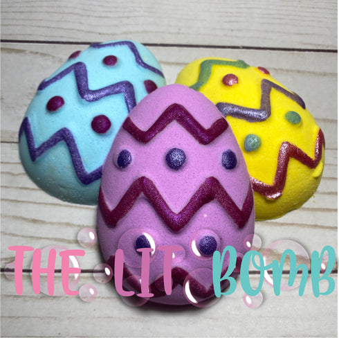 Easter Egg with Bunnies inside Bath Bomb